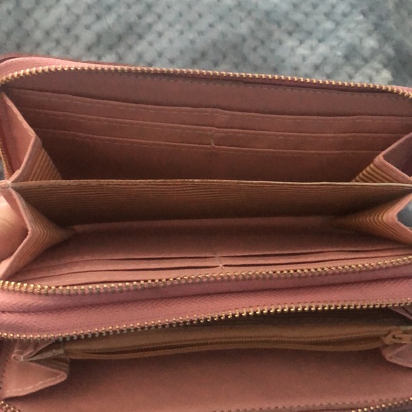 Wristlet wallet Deep mauve color 2 zippers Fashion& Classic roomy12 card slots - Picture 4 of 7